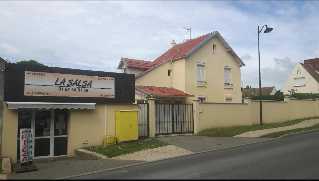 7 Minutes De L'Aeroport Cdg 5 Bed & Breakfast Thieux  Exterior photo